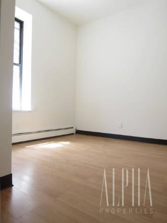 Primary Photo - 202 Rivington St