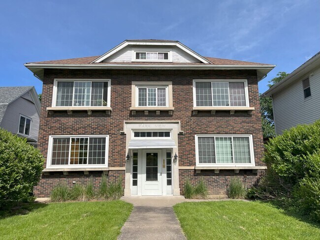 Foto del edificio - 2523 N Brady St