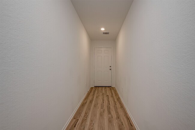 Foto del edificio - 18111 Robin Creek Dr