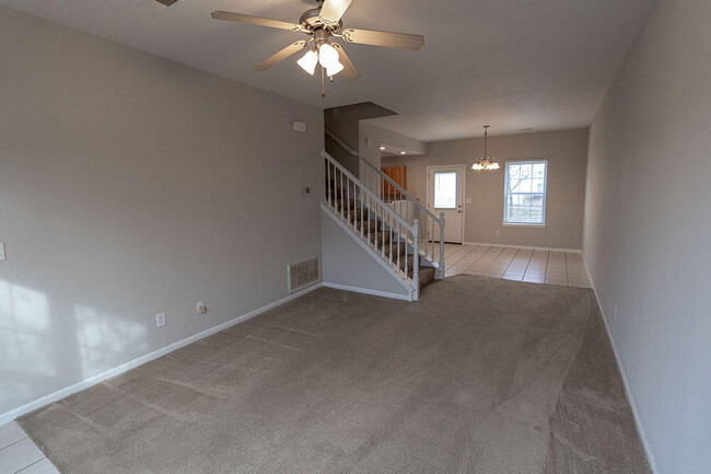 Building Photo - 5000 Derby Ridge Dr
