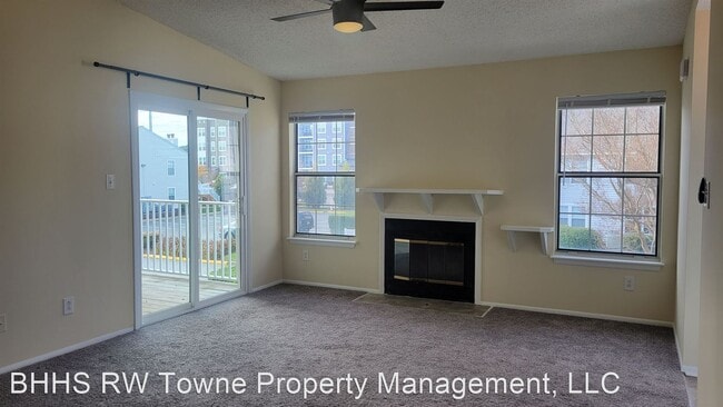 Building Photo - 2 br, 2 bath House - 5619 Summit Arch
