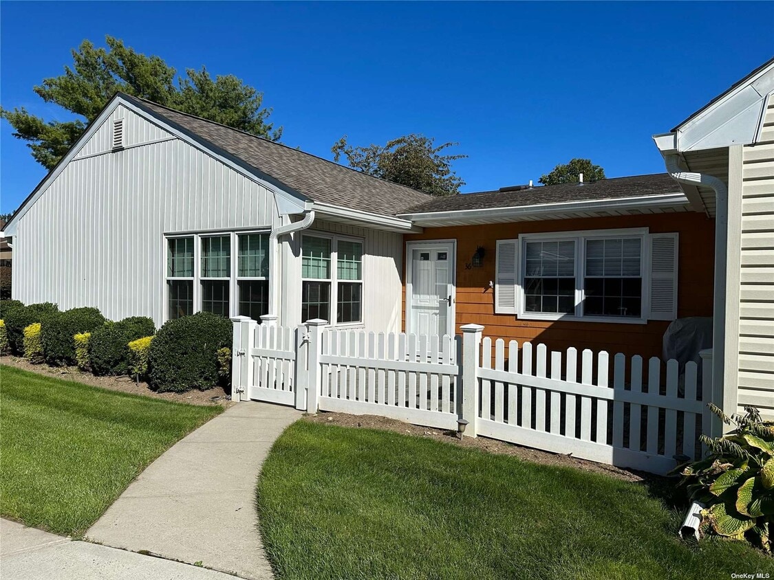 36 Revere Dr, Sayville, NY 11782 House Rental in Sayville, NY