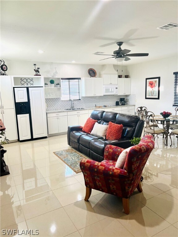 Foto del edificio - 128 SW 19th Ln