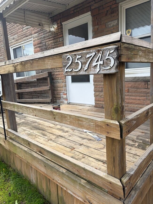 Photo - Renovdated 3 bedroom, 1 bathroom bungalow House