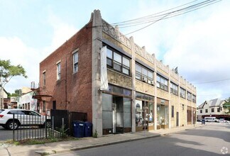 Building Photo - 4258 Washington St