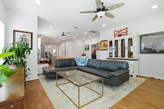 Foto del edificio - 2613 Lorraine St