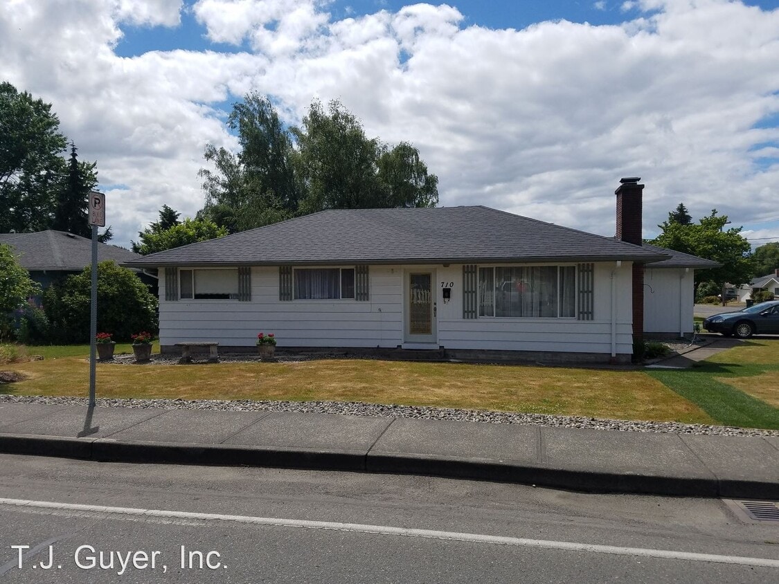 3 br, 1.5 bath House 710 SW 20th St. House Rental in Chehalis, WA