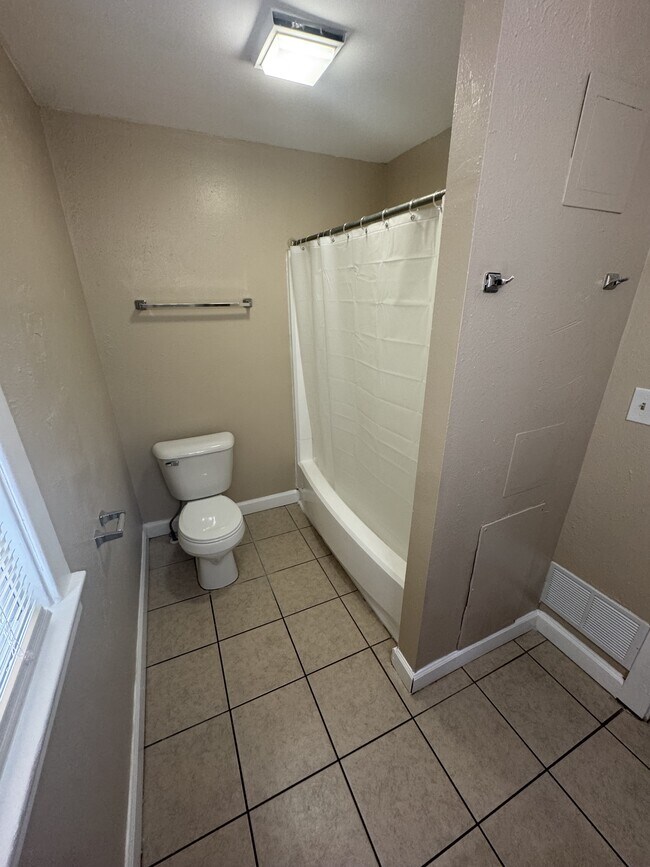 Building Photo - 2345 Airport Hwy