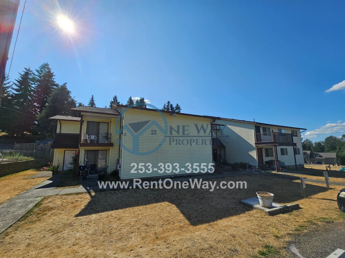 Primary Photo - 18601 4th St E