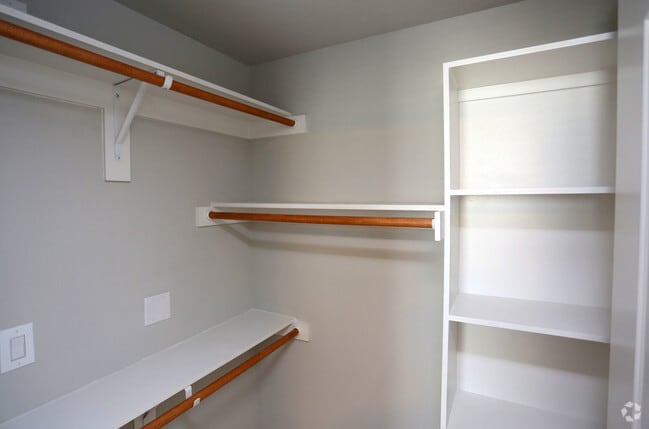 Interior Photo - Oxford At Lake View