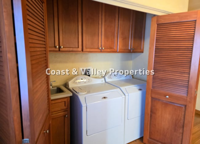 Building Photo - South Salinas Home for RENT!!!