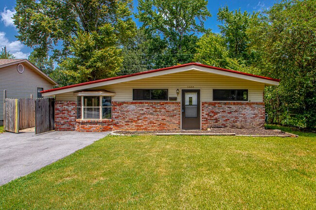 Building Photo - 9300 Cynthia Dr