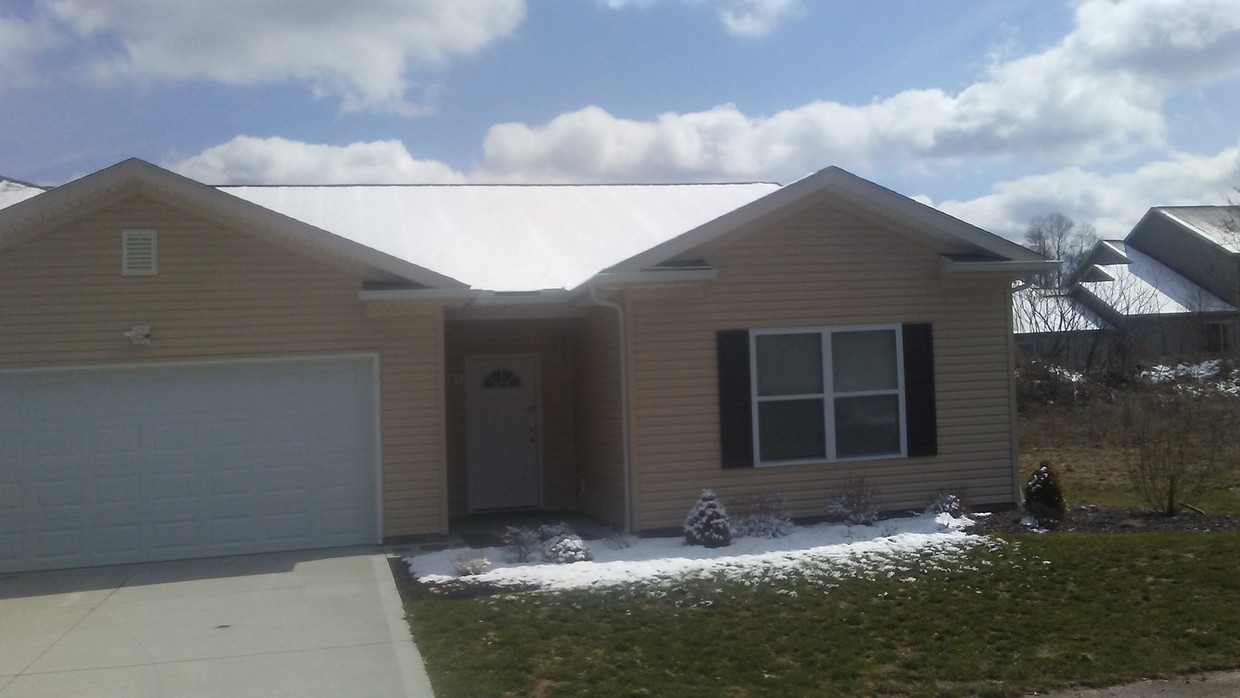 Foto principal - 2469 Waterford Pointe Drive, Unit 2469