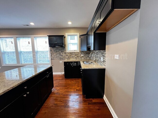 Foto del edificio - 2605 E 92nd St