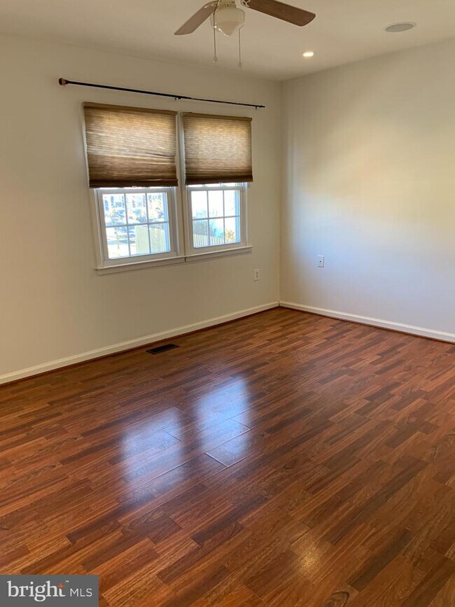 Building Photo - 2903 Pheasant Ln