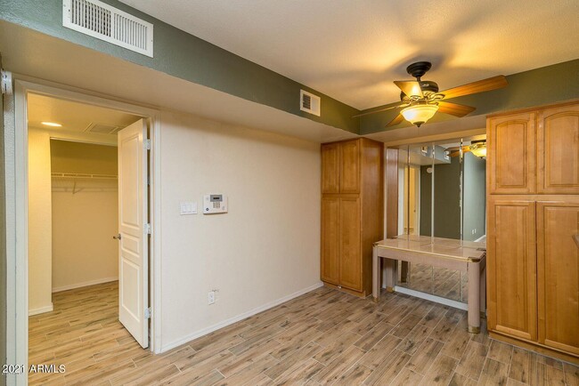 Building Photo - 3601 W Tierra Buena Ln