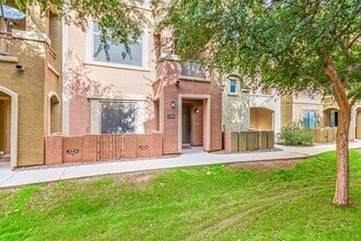 Building Photo - 900 S 94th St