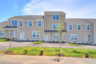 Building Photo - 545 Twisted Oak Dr NW