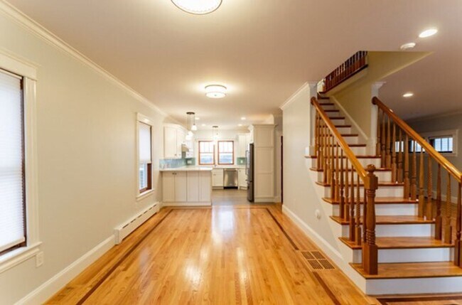 Foto del edificio - 4-bed + 2.5-bath New Construction Oak Squa...