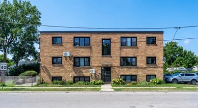 Building Photo - 642 Hamilton Rd