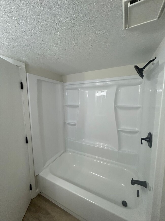 Foto del edificio - 1208 N Brunswick Ln