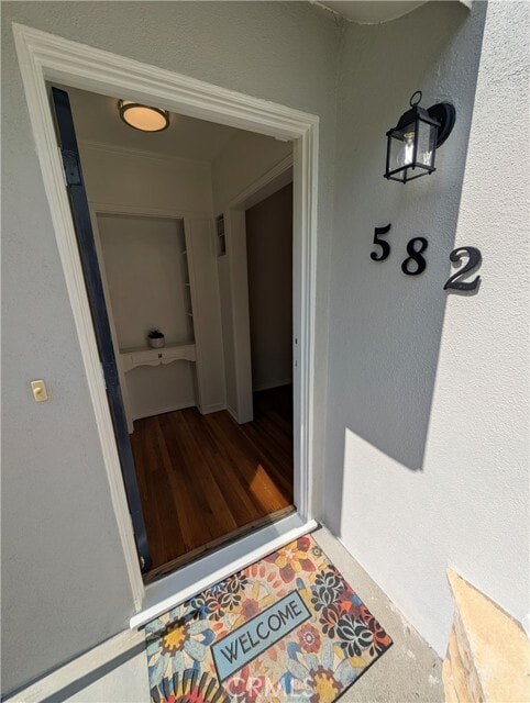 Building Photo - 582 N Sunnyslope Ave