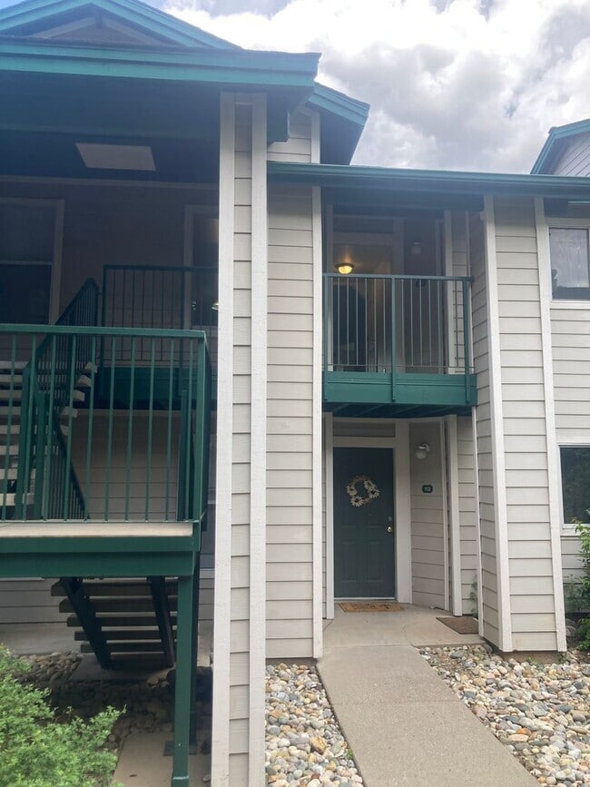 Building Photo - 1100 Goeglein Gulch