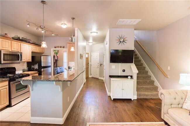 Building Photo - 4803 Pecan Springs Rd