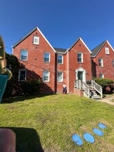 Building Photo - 1352 Little Bay Ave