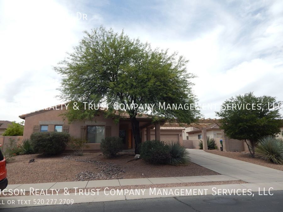 Primary Photo - 3 Bedrooms - 3 Bathrooms - Oro Valley