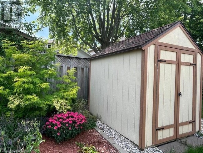 Building Photo - 603 Mountain Maple Ave