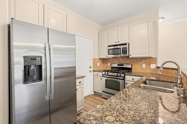 Building Photo - 3300 Forest Creek Dr