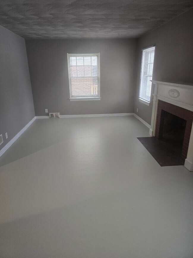 Foto del edificio - 2 Bedroom With Bonus Room in Basement