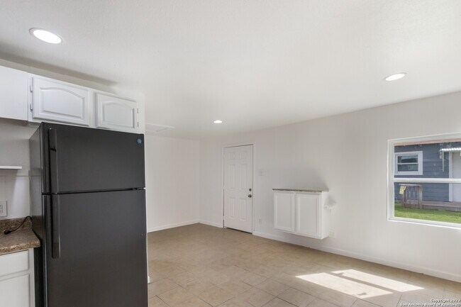 Foto del edificio - 234 Readwell Dr