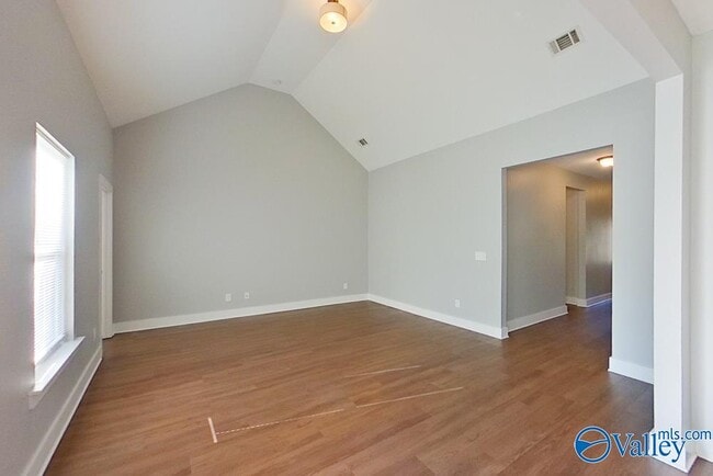 Foto del edificio - 8008 Shadesbrook Dr