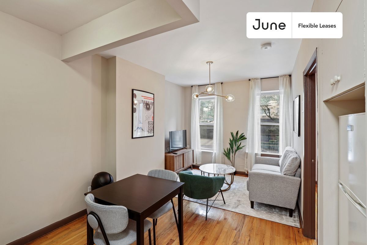 Primary Photo - 1521 York Avenue