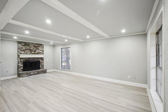 Building Photo - 6531 Coral Ridge Rd