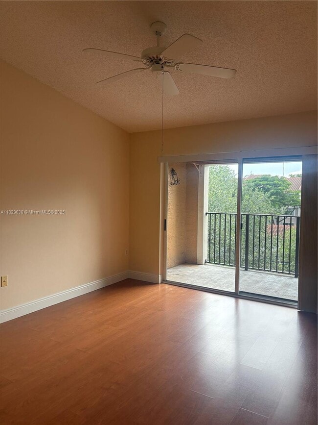Foto del edificio - 2091 Renaissance Blvd