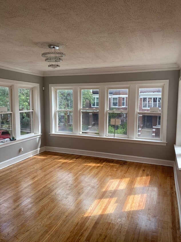 Sala de estar - 7544 S Sangamon St