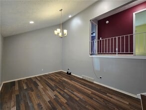 Building Photo - 9 Hepatica Ln