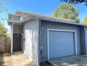 Building Photo - 814 Almond St
