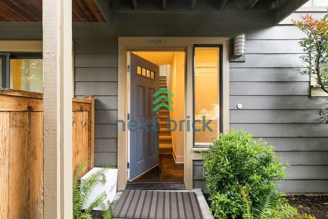 Building Photo - 2 BED 2 BATH TOWNHOME FOR RENT