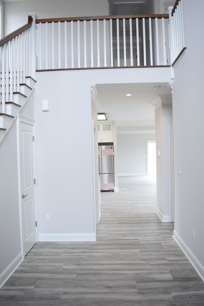 Building Photo - 135 Avery Ave