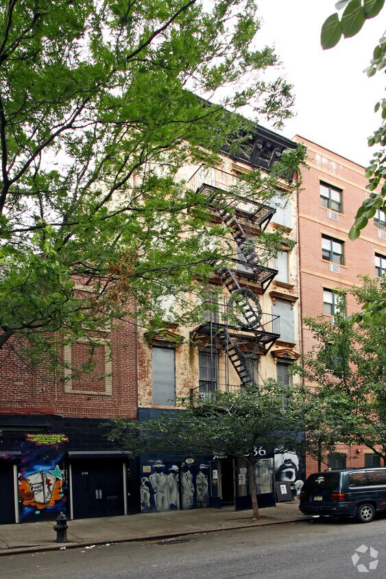 Building Photo - 236 E Third St
