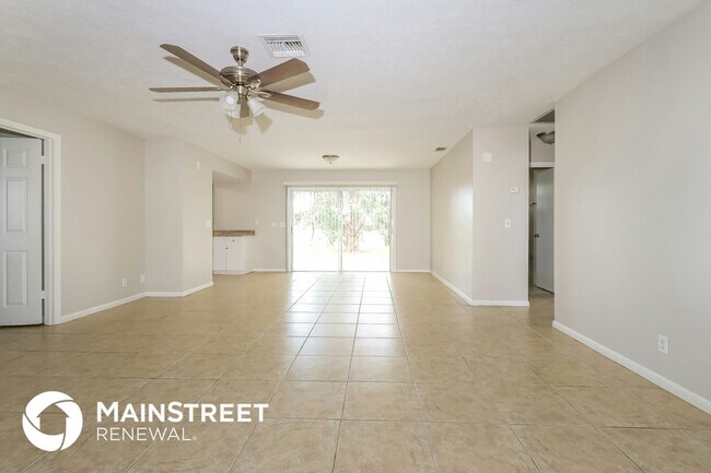 Foto del edificio - 890 SW Dalton Ave