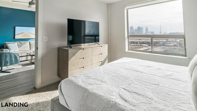 Building Photo - 825 Usener St