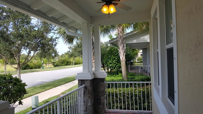 Building Photo - 1370 Community Dr