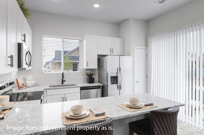 Foto del edificio - 5900 Co Rd 277