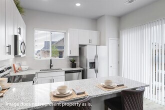 Building Photo - 5525 Wild Acrs