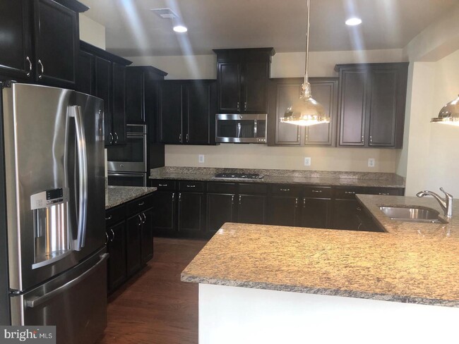 Building Photo - 21127 Ashburn Heights Dr
